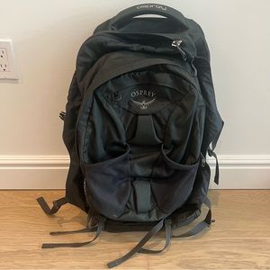 Great Condition Osprey Farpoint 55 with Daypack